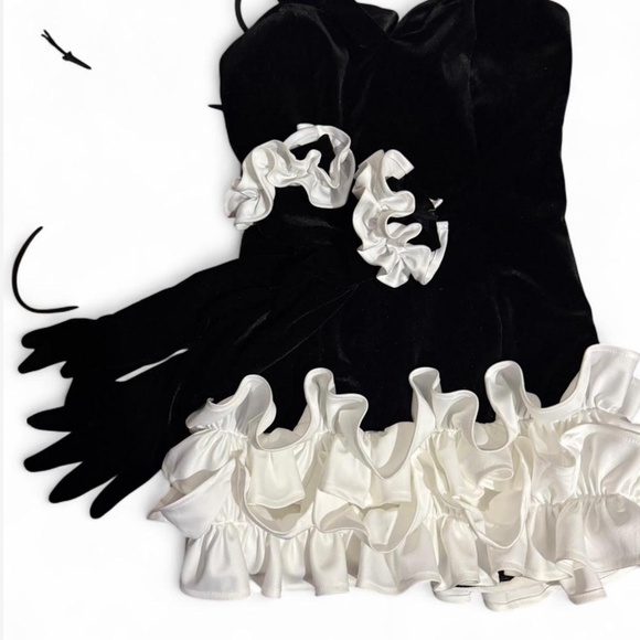 Black velvet  mini dress - Picture 1 of 1